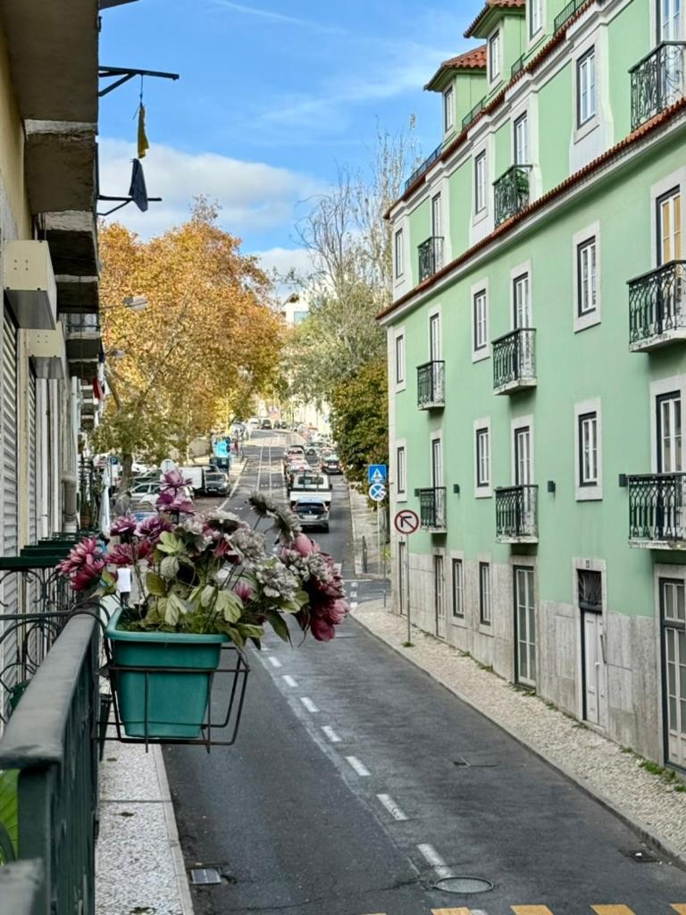 Em * Lisbon